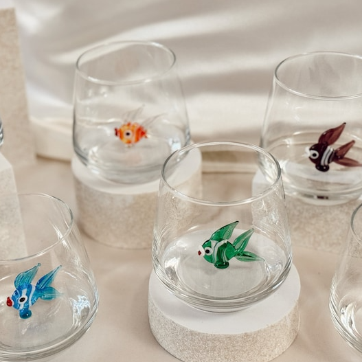 Glass cup with small colored fish pattern without handle gift glass