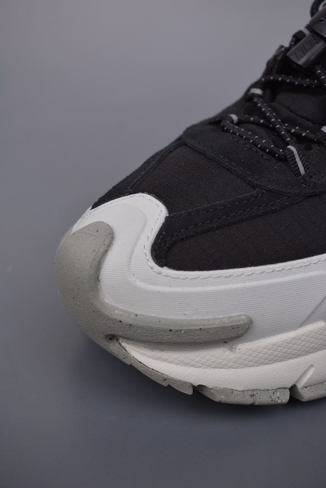 Nike Zoom Vomero 5 Roam Running Shoes Black and White Killer Whale FV2295-001