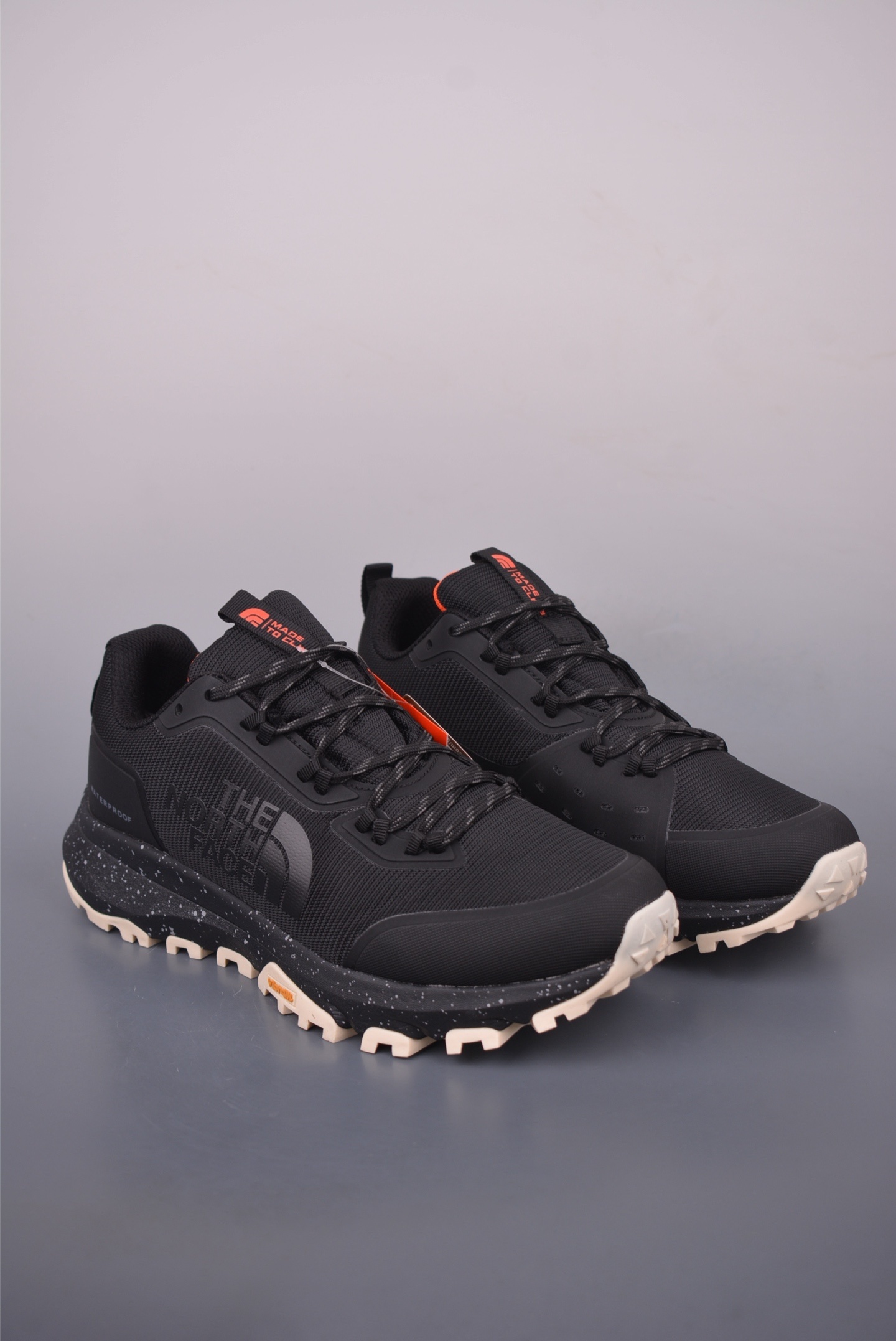The North Face Mountaineering Cross-Country Hiking Shoes 