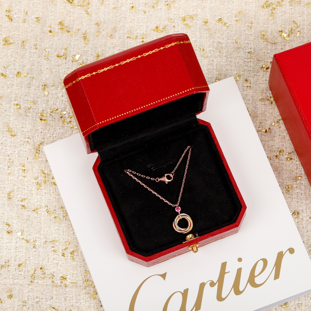 Cartier triple ring ruby ​​necklace