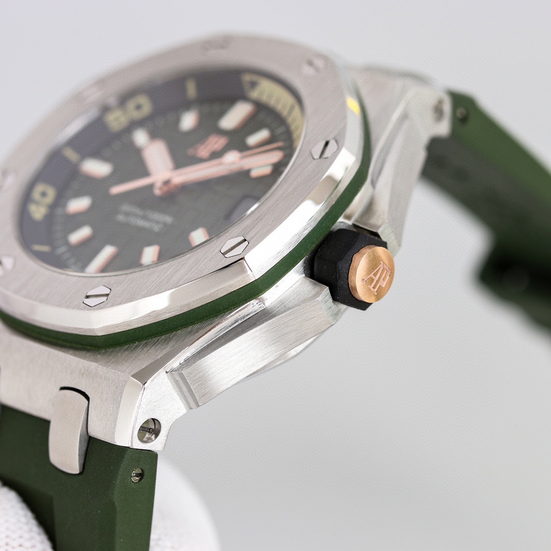Audemars Piguet Royal Oak Offshore Series 15720ST.OO.A052CA.01