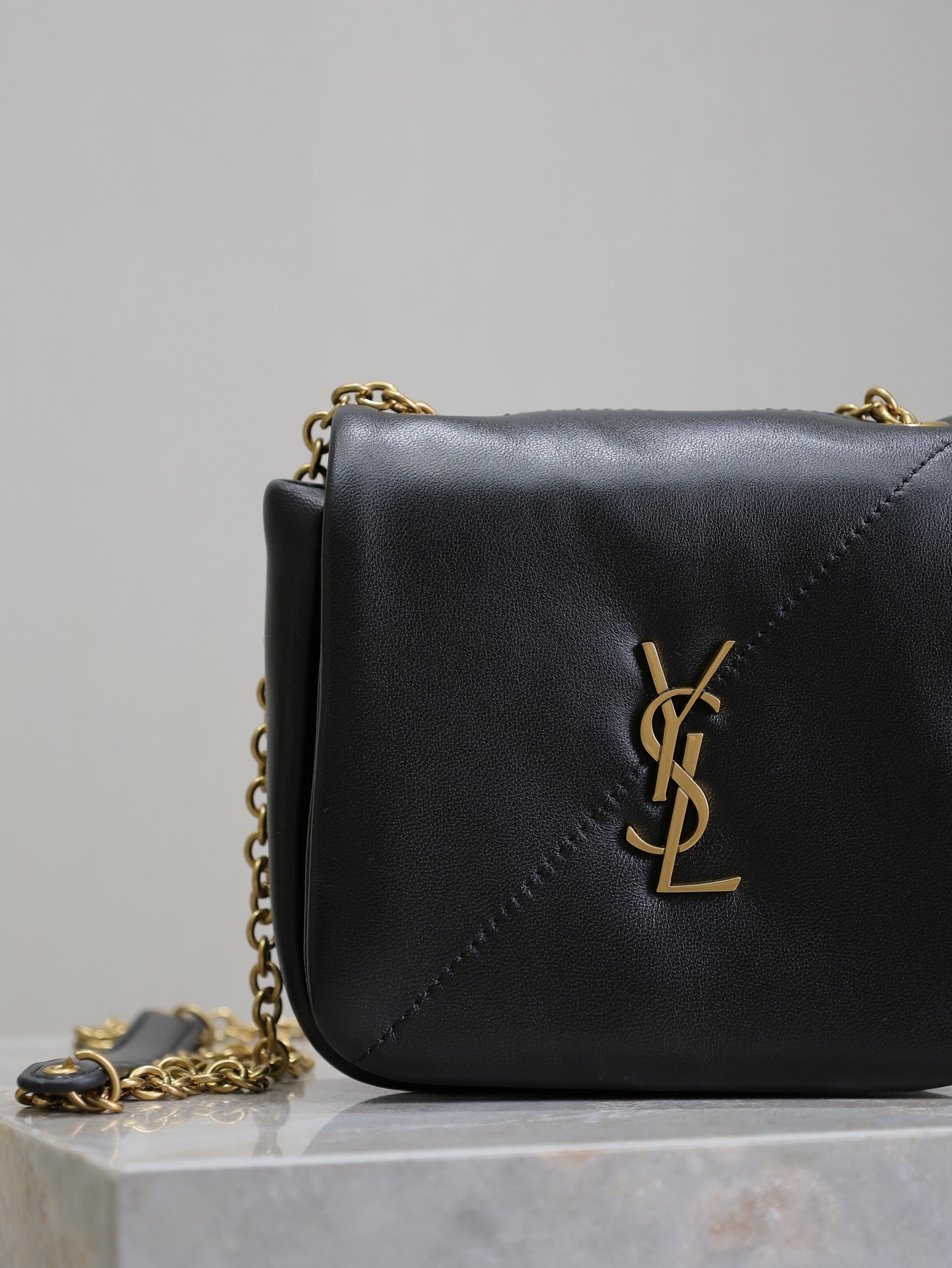 Yves Saint Laurent Jamie 4.3 mini chain bag 766756