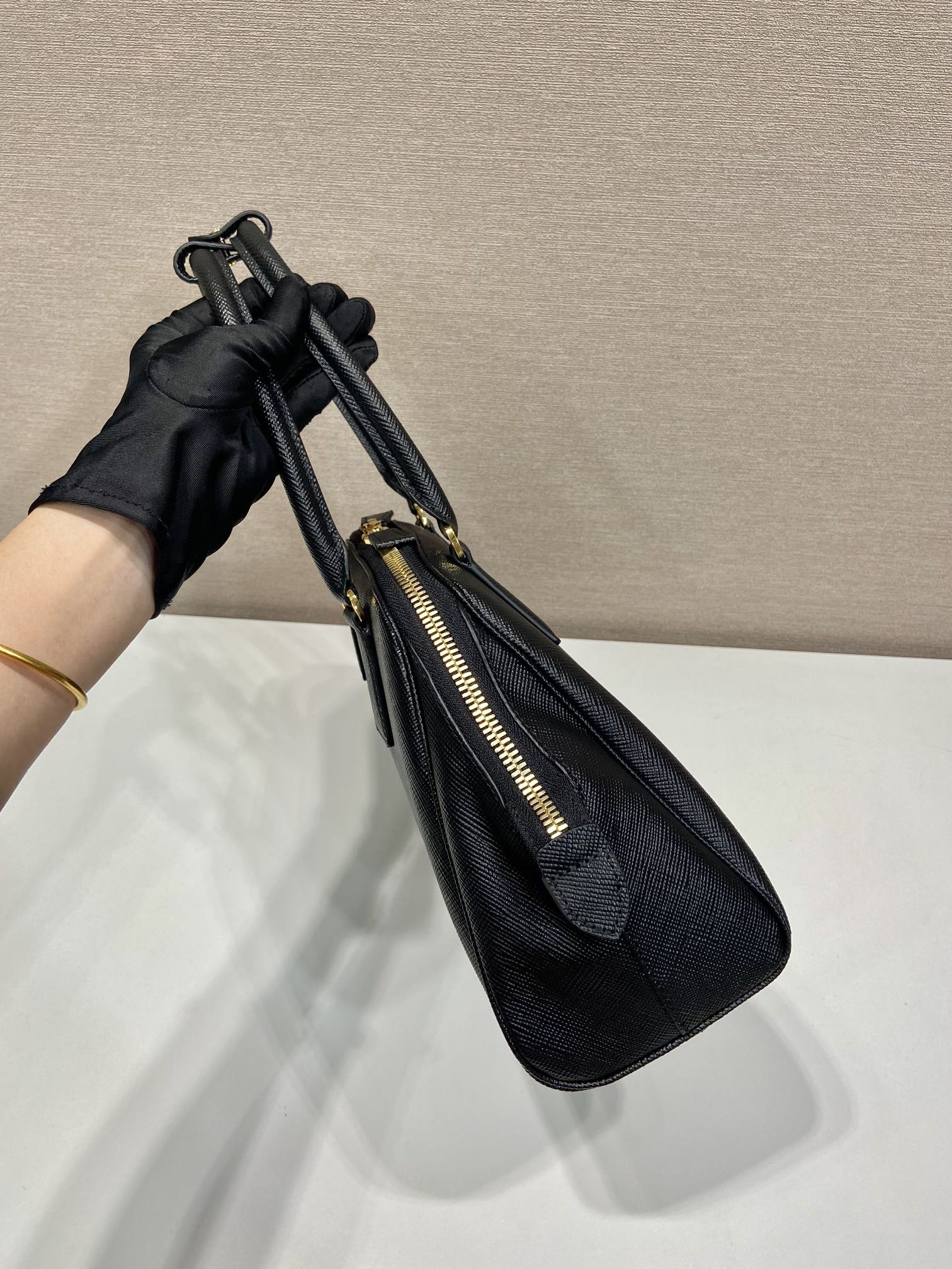 Prada Shell Bag 1BG537