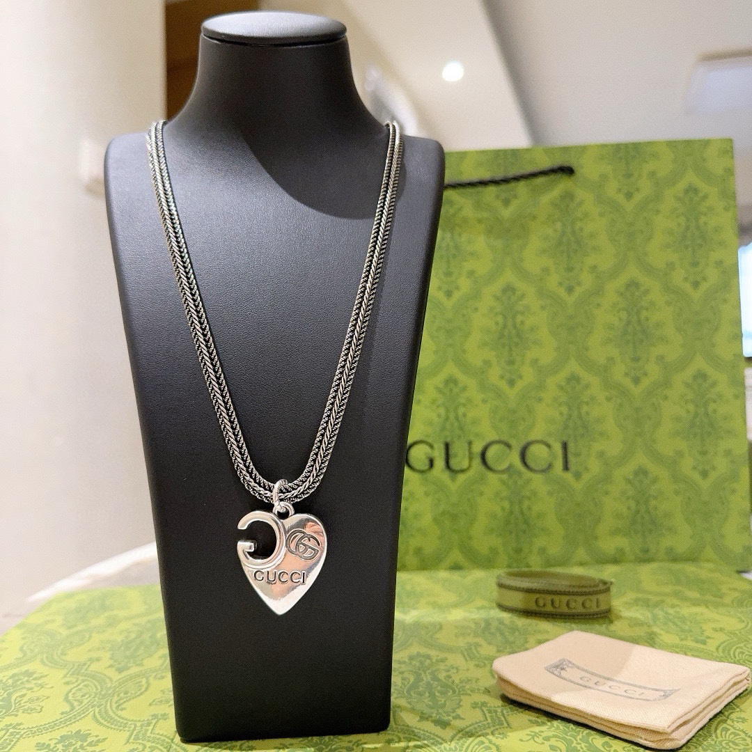 Gucci Anger Forest series new double G heart retro necklace