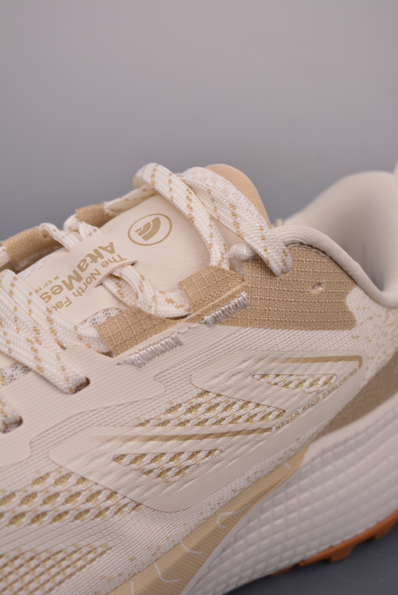 The North Face Altamesa 500 sneakers in off-white khaki NF0A83N3TOB-085
