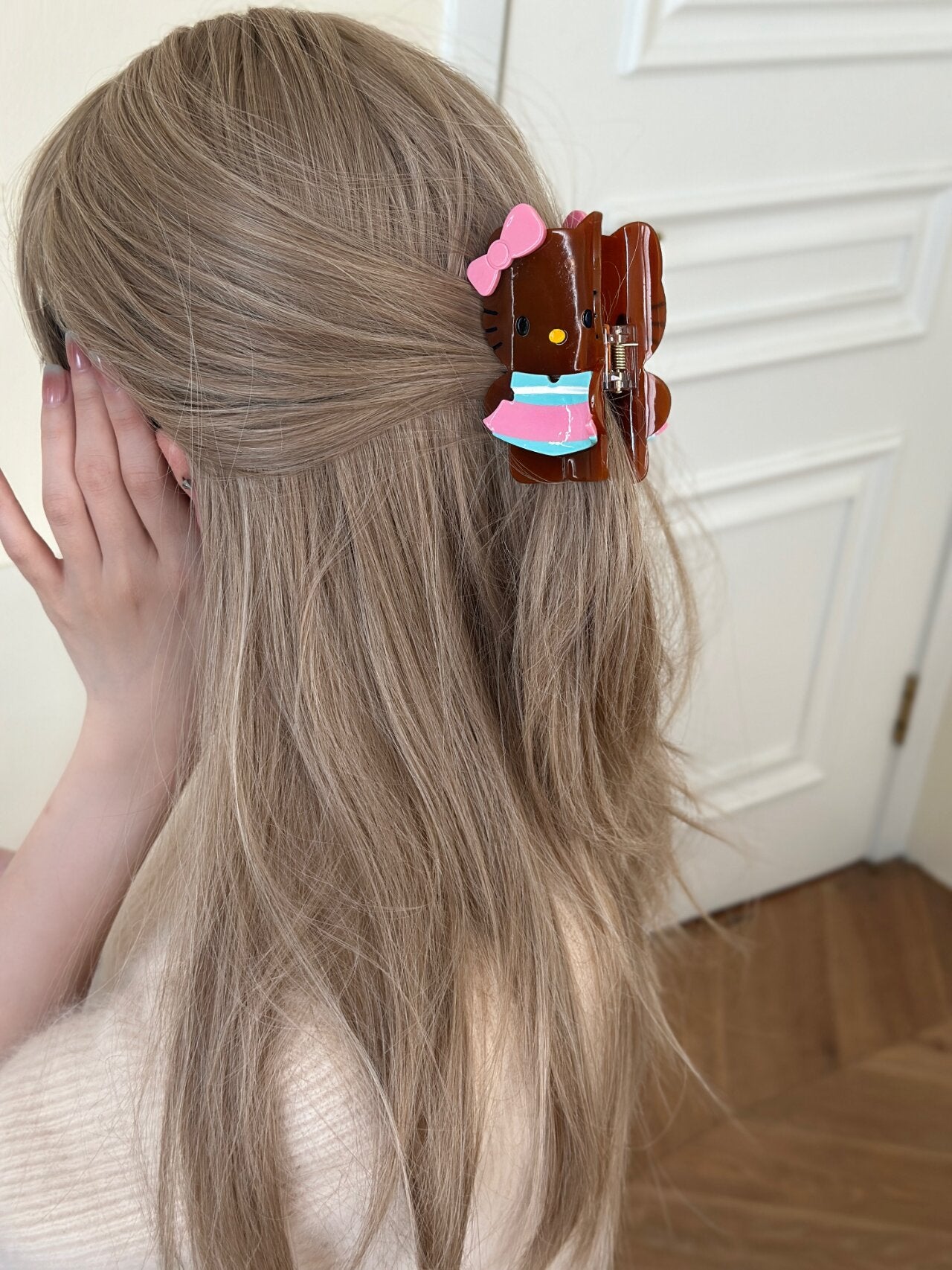 Tan KT Swimming Ring Hair Clip Large Claw Clip for Thick Hair Hair Accessories