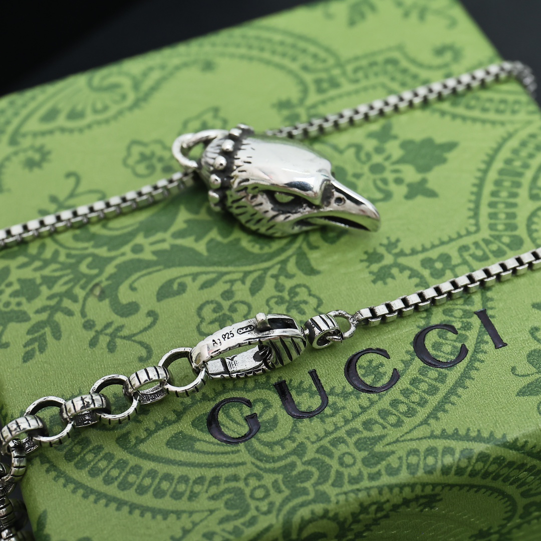 Gucci Anger Forest series eagle head vintage necklace