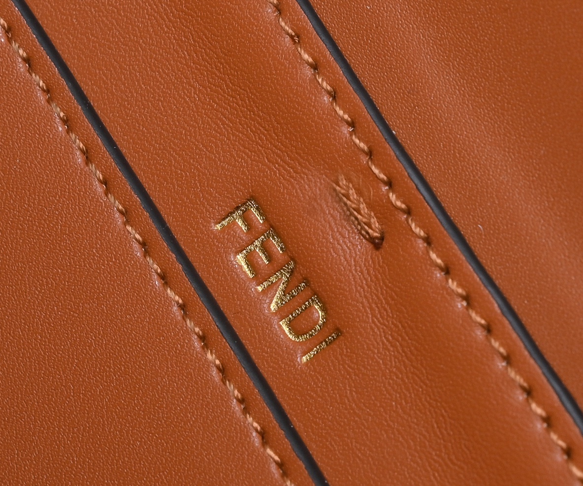 FENDI Baguette Medium Handbag 7714