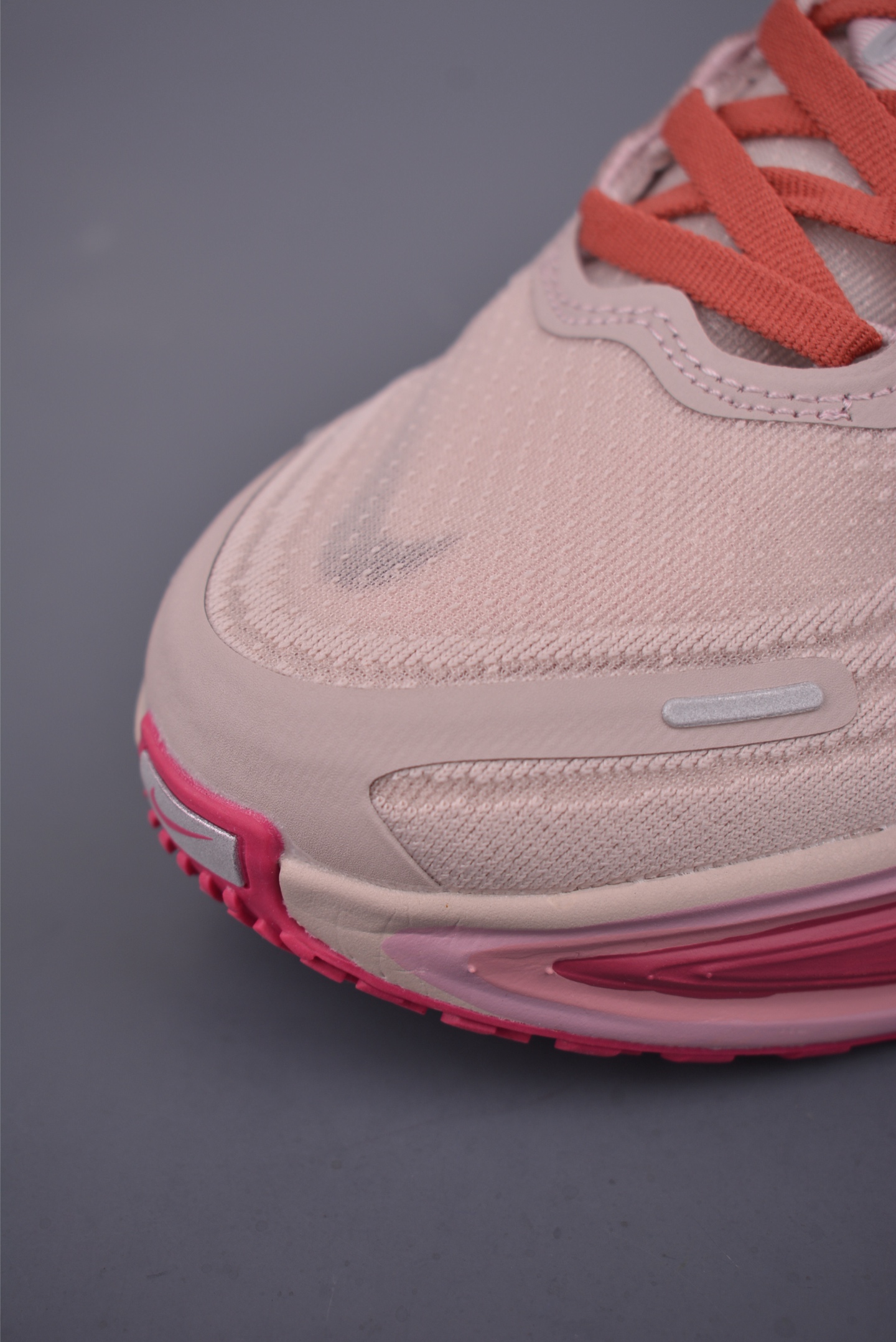 Nike Air Zoom Vomero PLUS 