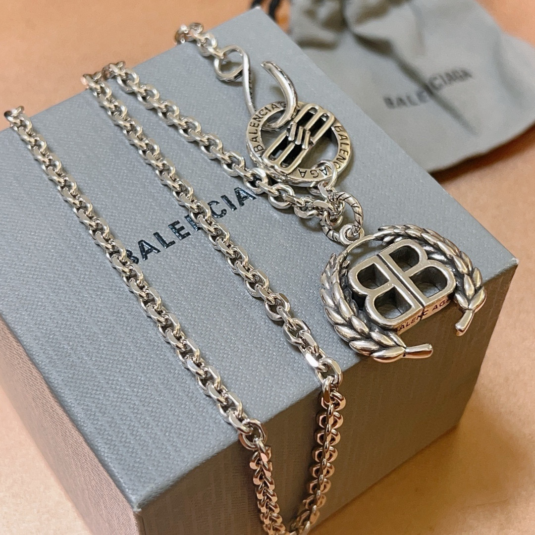 Balenciaga BB chain vintage necklace