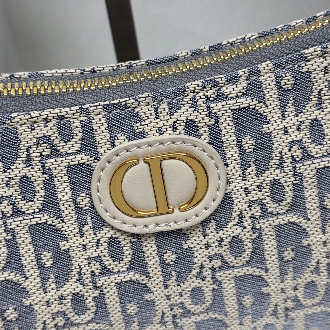 Dior 30Montaigne series mini handbag 2398