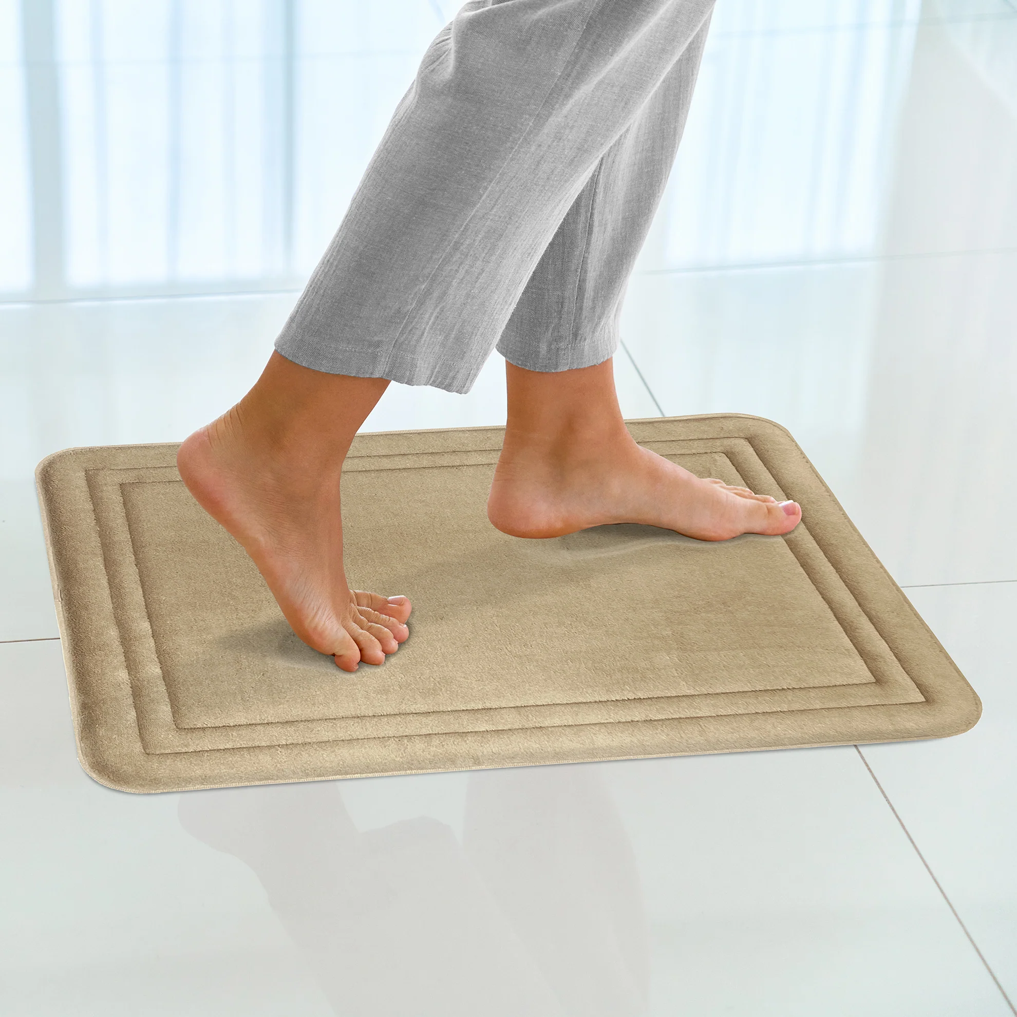 Elle Border Soft Non-Slip Memory Foam Bath Mat, 17x24 Inches