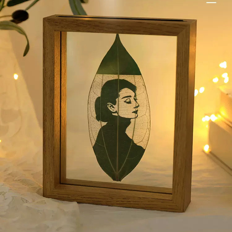 Handmade Customized Leaf Carving Photos Art