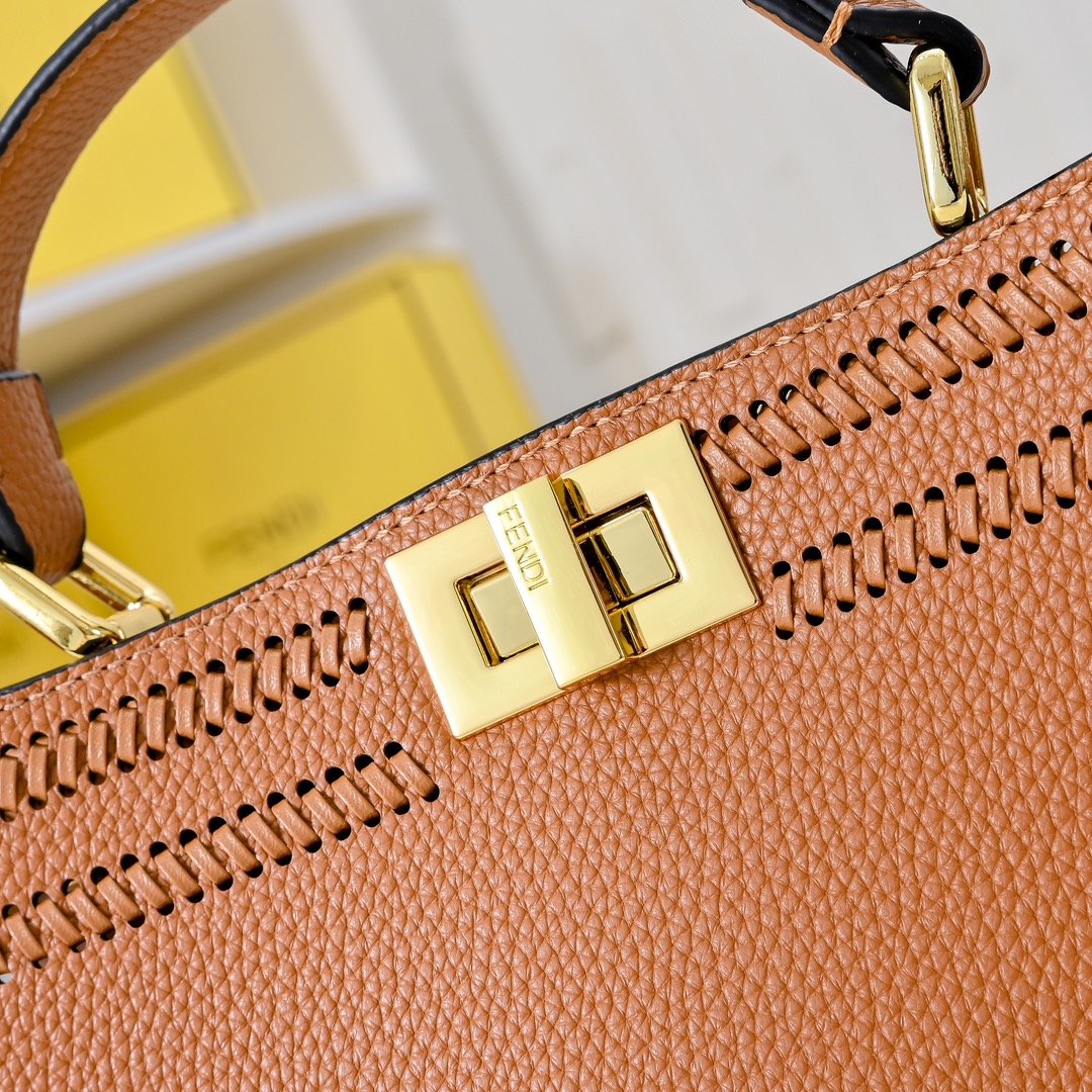 FENDI ekaboo iseeu small bag 3372