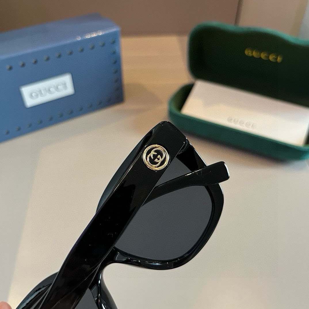Gucci Round Frame Sunglasses