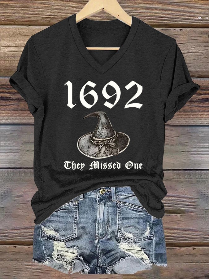 🔥Buy 3 Get 10% Off🔥Women's Halloween Witch Print V-Neck Short Sleeve T-Shirt