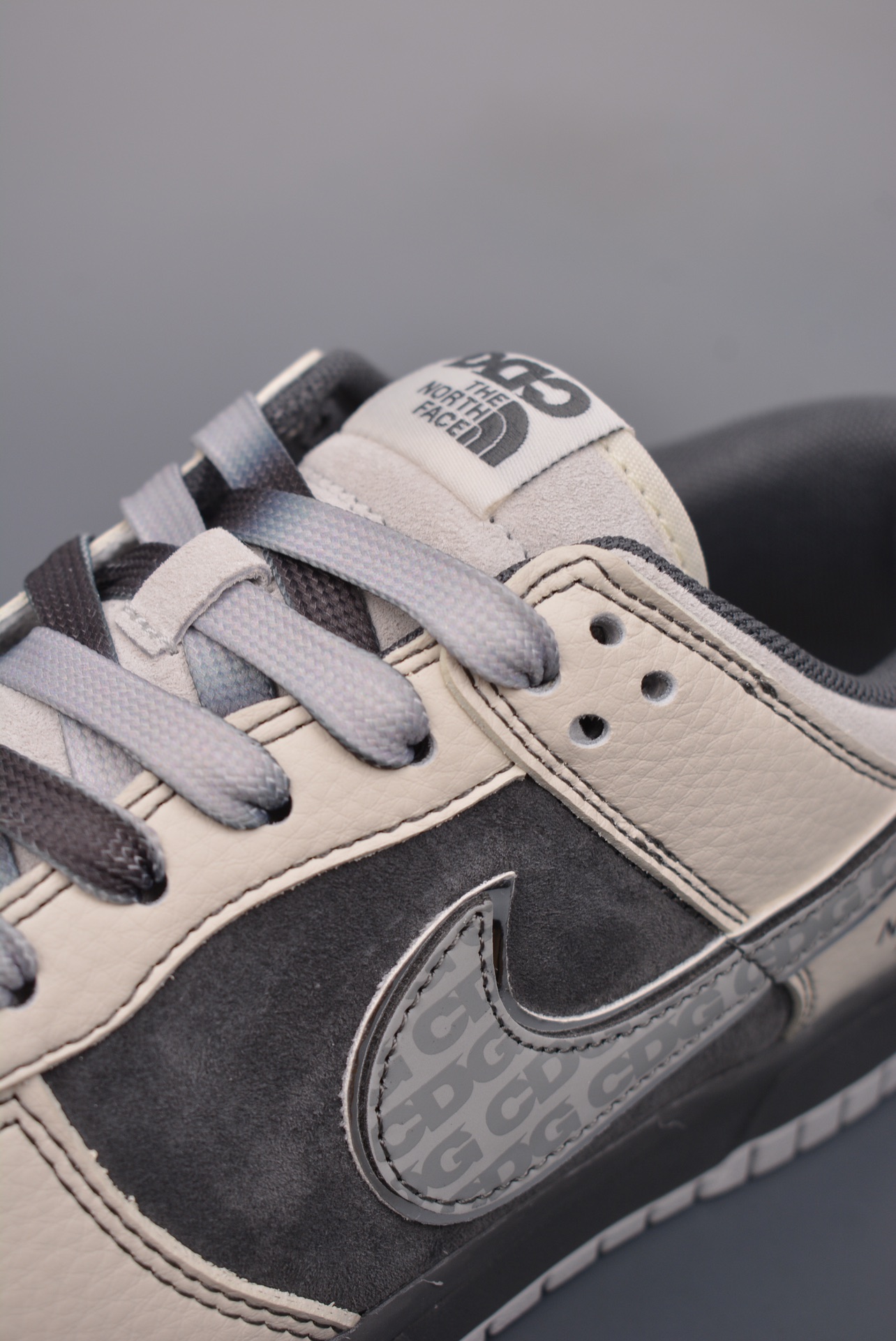 The North Face x CDG x Nike SB Dunk Low Comme des Garcons Off-White Grey XX3168-202