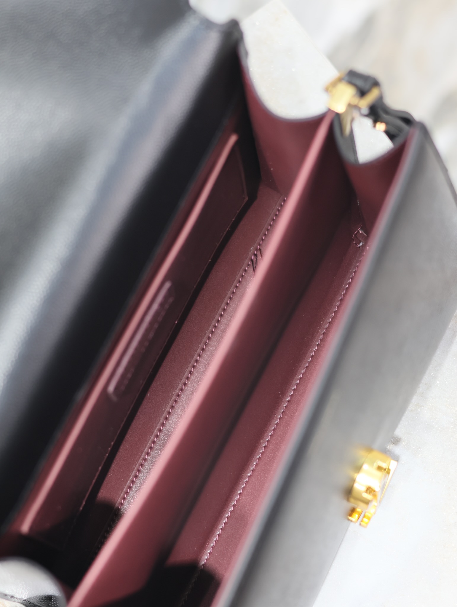 Yves Saint Laurent CASSANDRA Handbag 578000