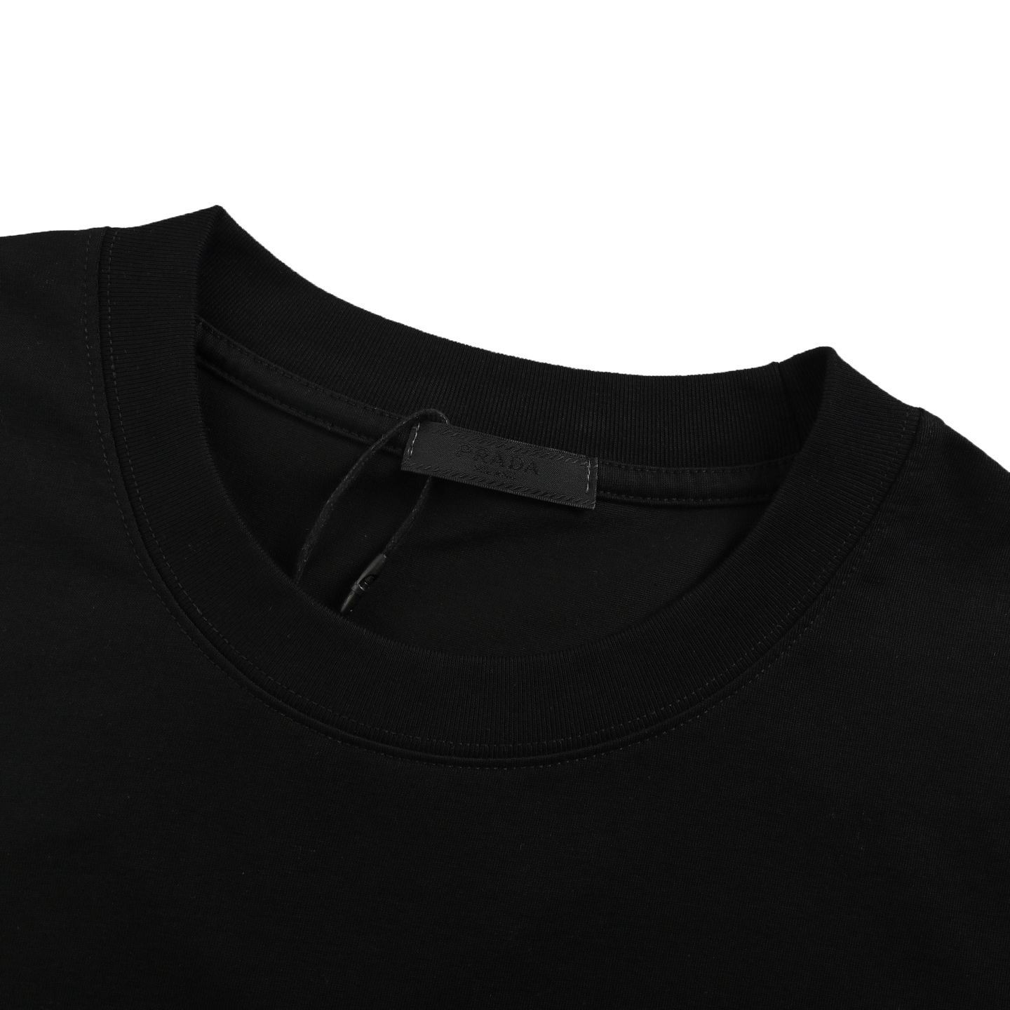 Prada 25ss overlapping triangle logo embroidered short sleeves