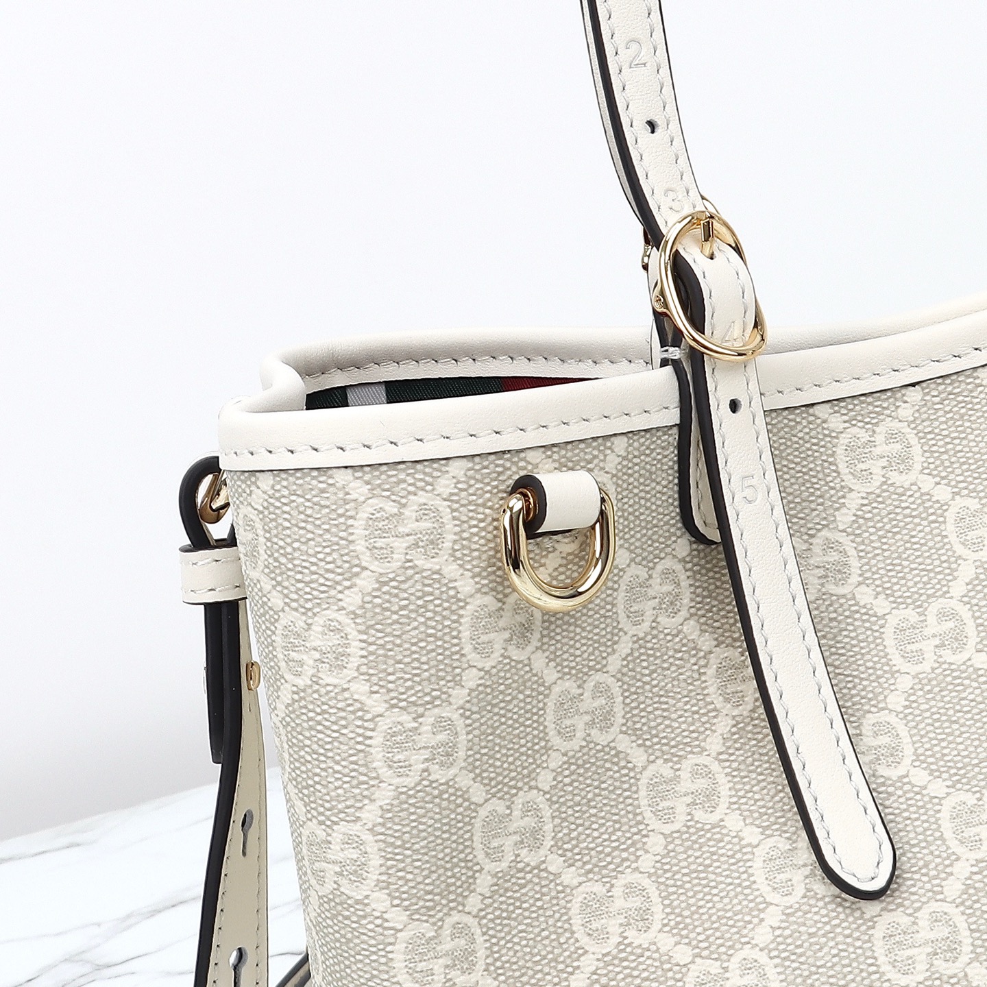 Gucci GG Emblem medium tote bag ‎815214 FAD6L 9641