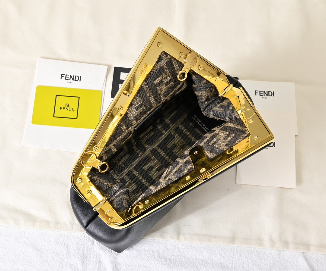 FENDI First Shoulder Bag 80016