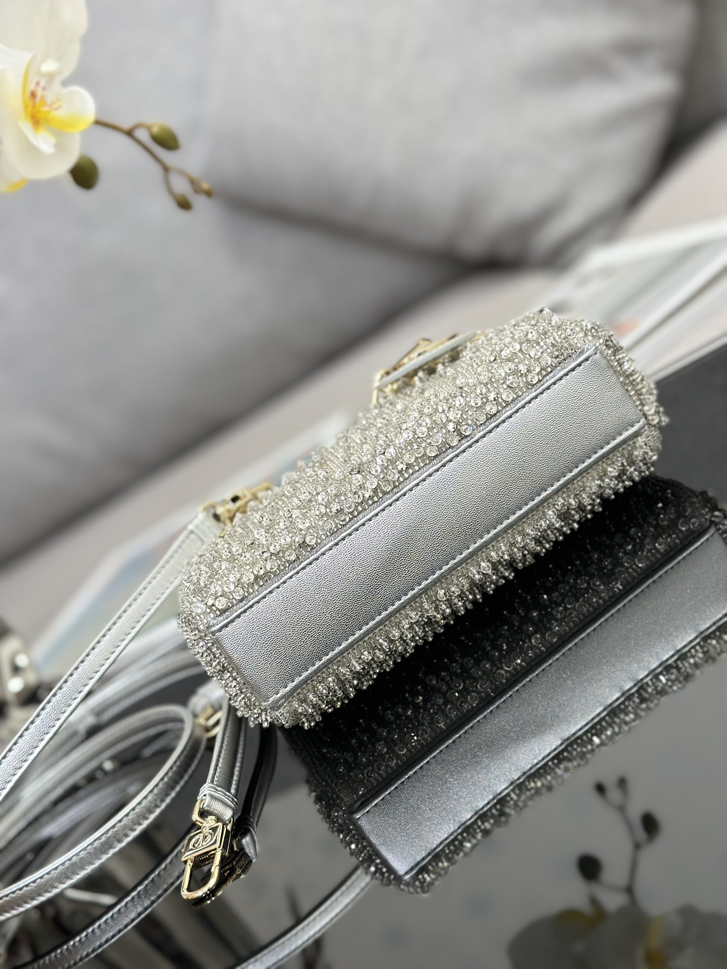 Dior Lady D-Joy Super Mini Embroidered Beads Lady Dior Bag S0910