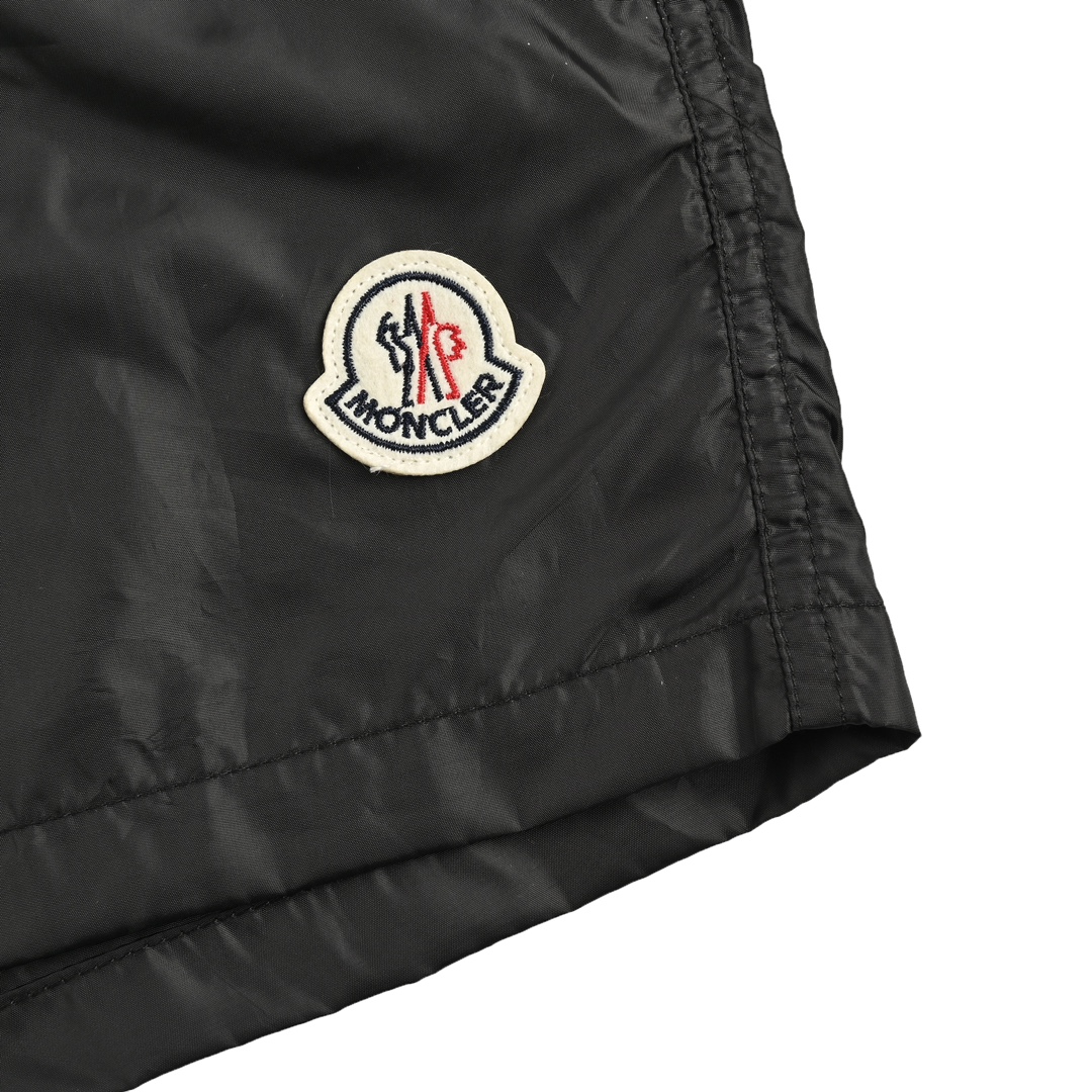 Moncler 24ss Cropped Classic Logo Beach Shorts