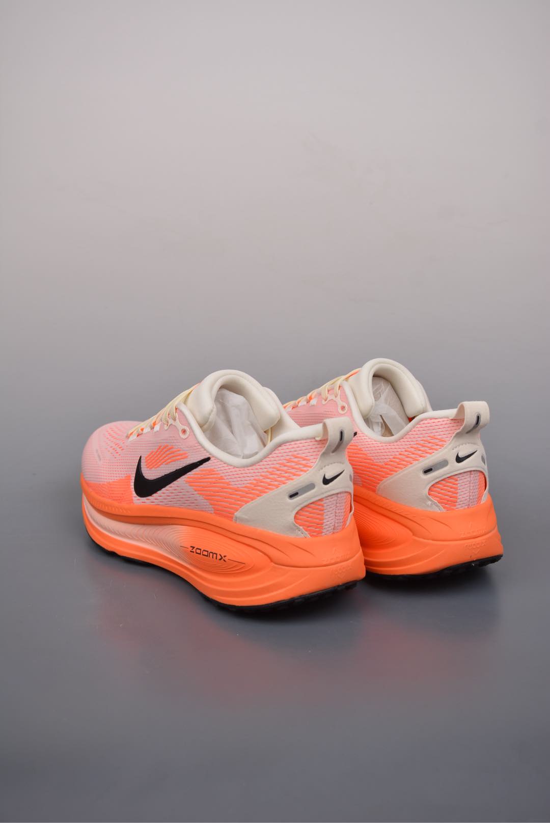 Nike Vomero 18 ZoomX Bright Crimson Black HM6804-600