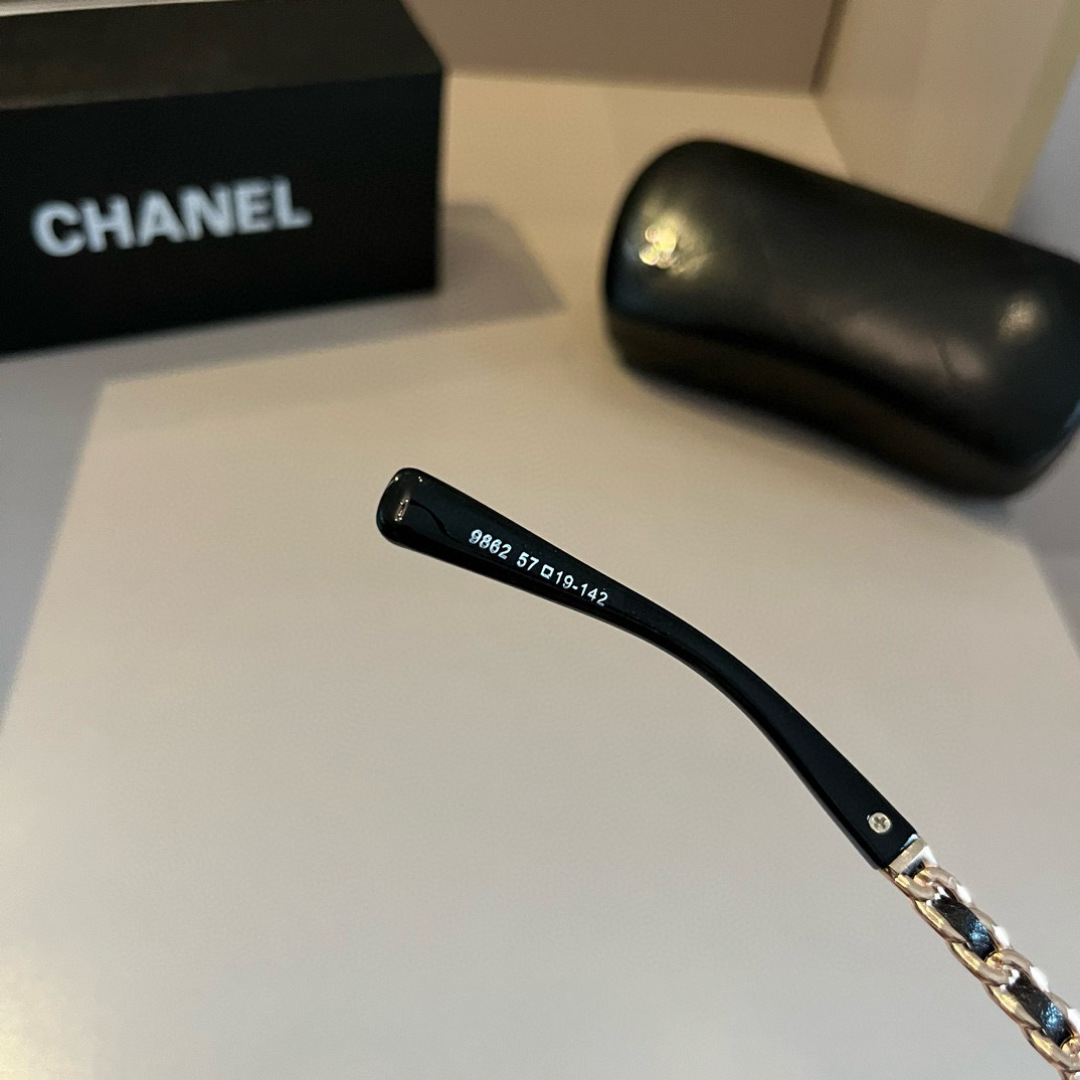 Chanel round frame sunglasses