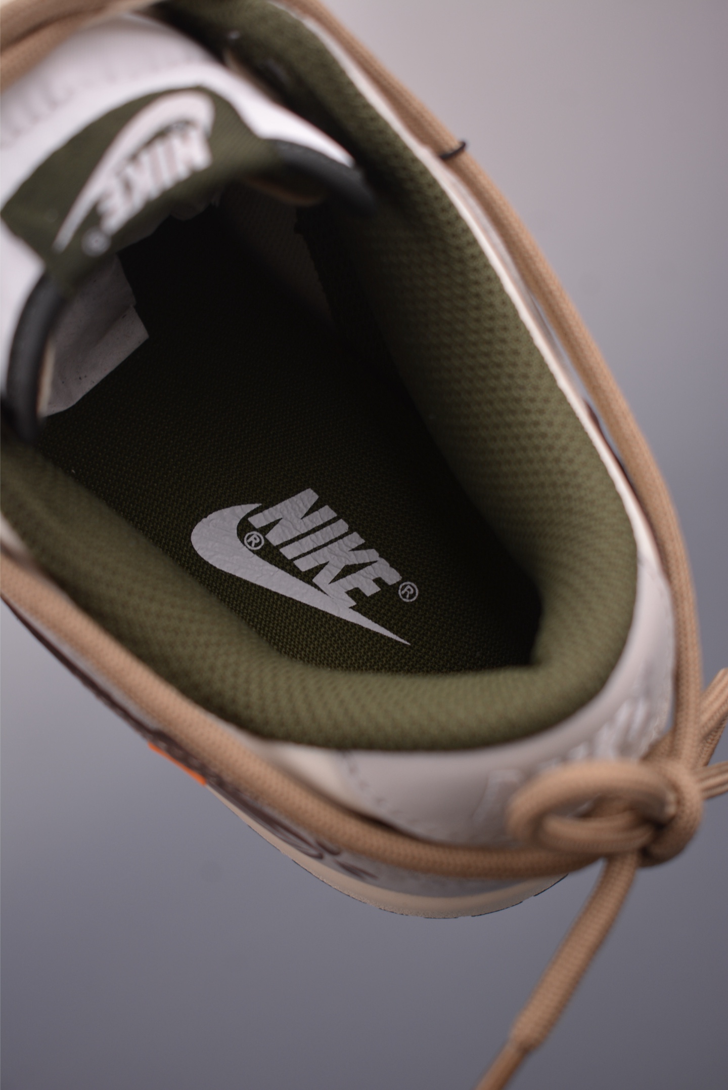NIKE SB Dunk Low 