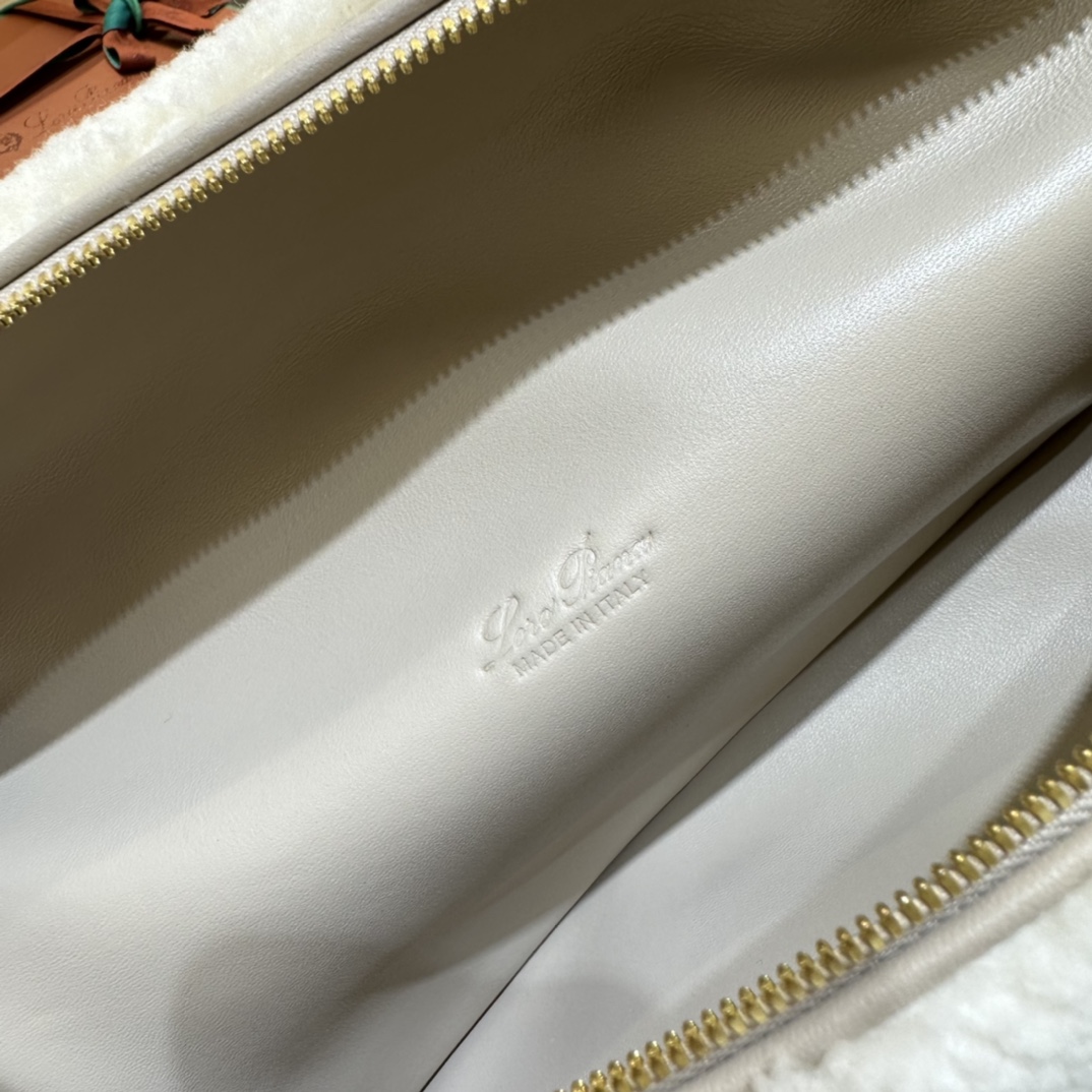 Loro Piana Extra pocket L27 series handbag