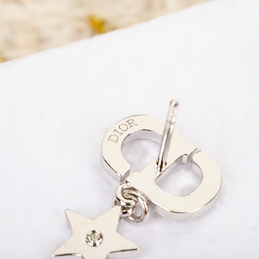 Dior star pearl earrings