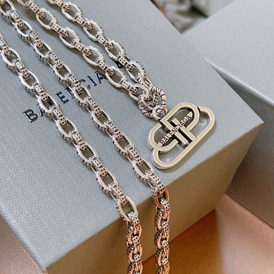 Balenciaga BB chain vintage necklace