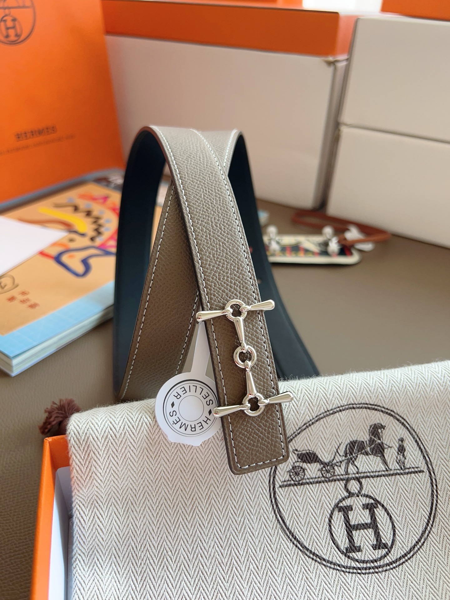 Hermès 2025 New Women's Double-Sided Belt 2.4cm Width