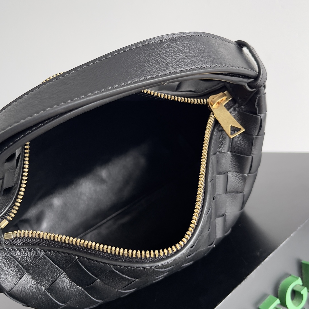 Bottega Veneta Year of the Snake Limited Edition Wallace Handbag 754443