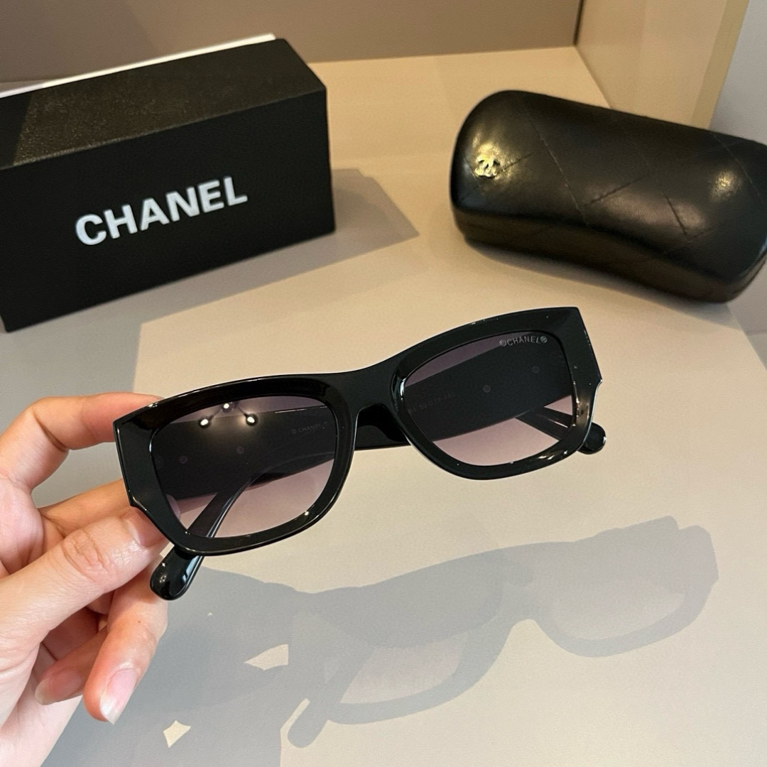 Chanel round frame sunglasses