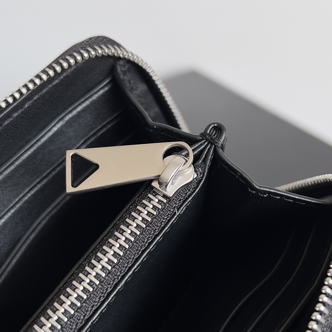 Bottega Veneta Braided Small Wallet 593217