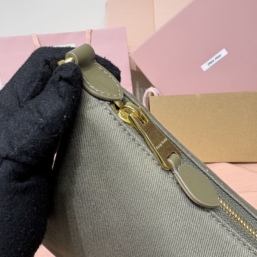 Miu Miu canvas bag 5NE841