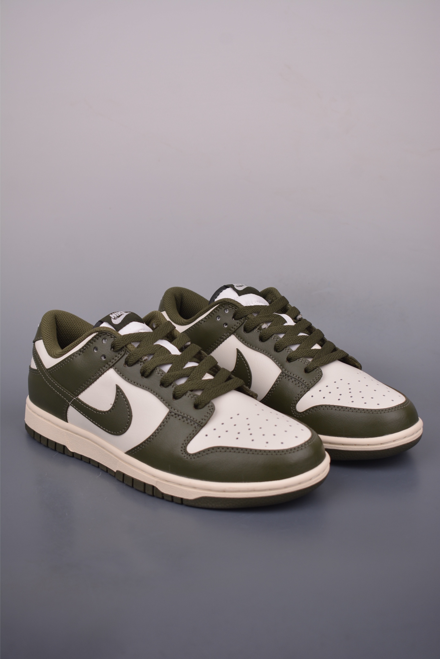 Nike Dunk Low “Cargo Khaki” HF5441-102