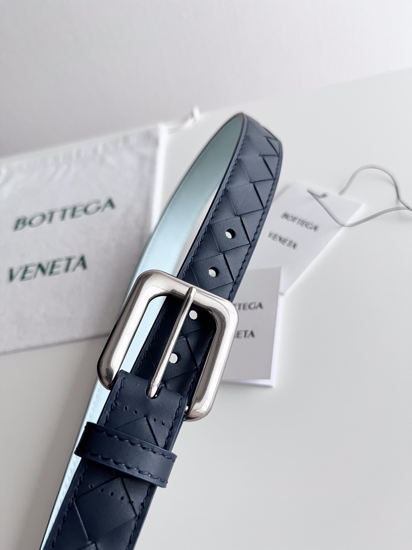 Bottega Veneta intreccio woven cowhide double-sided waistband with a width of 2.0cm