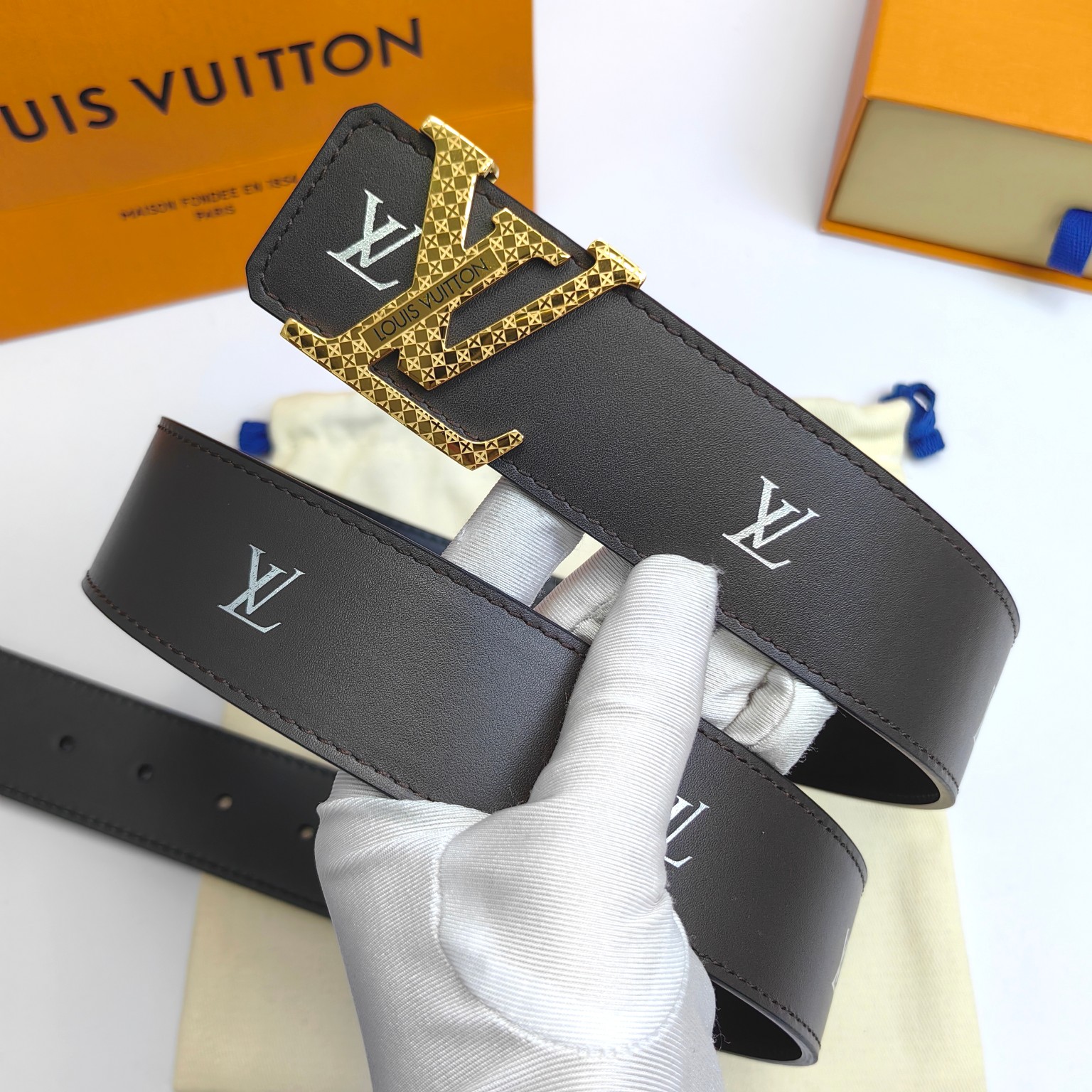Louis Vuitton Men's Leather Belt with Engraved Buckle, 4CM Width