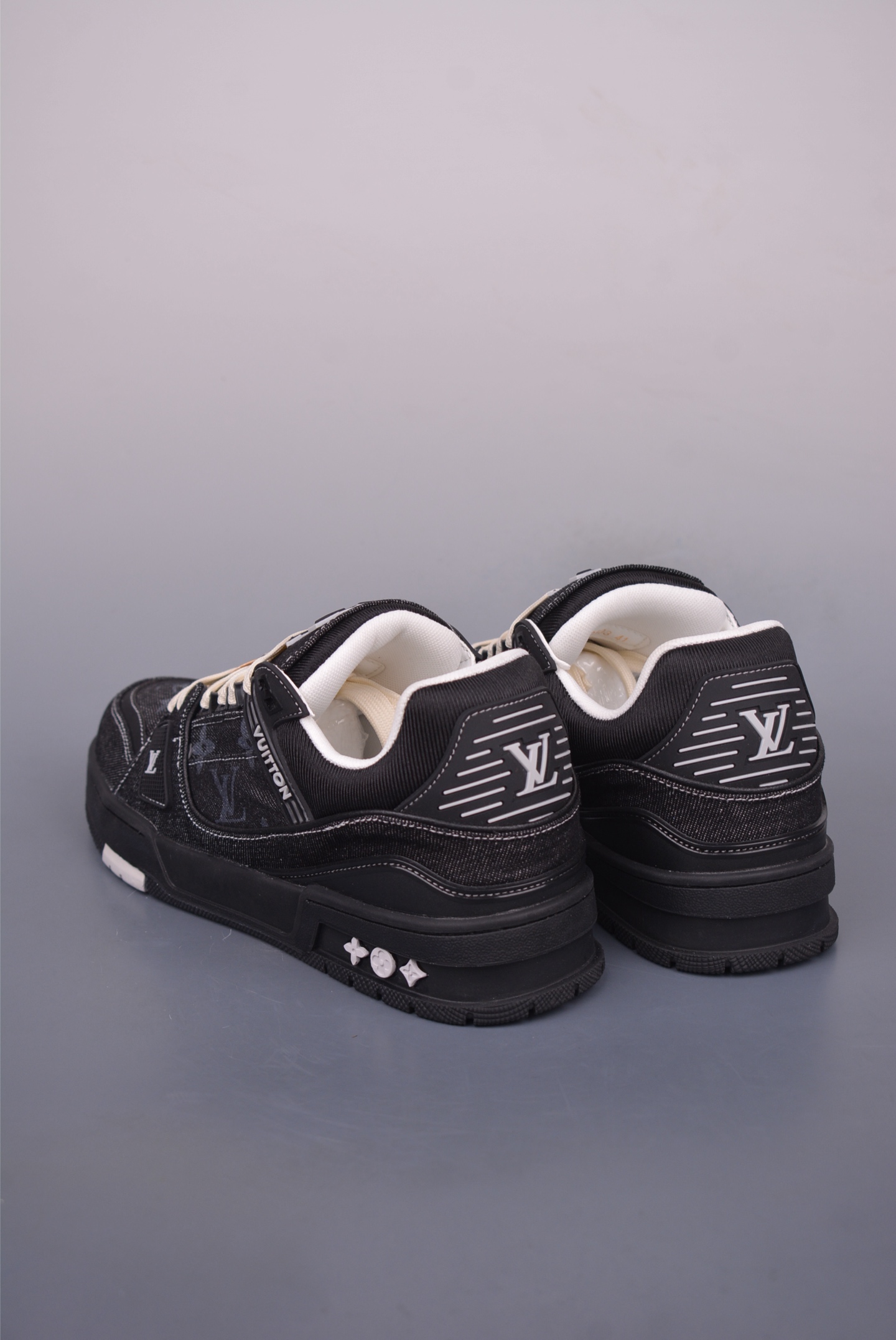 Louis Vuitton Trainer Sneaker Low 