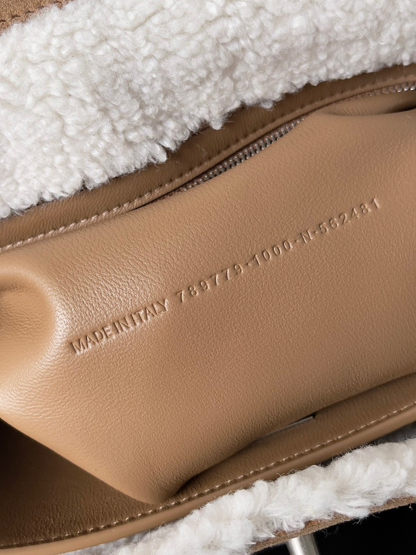 Balenciaga Rodeo Bag