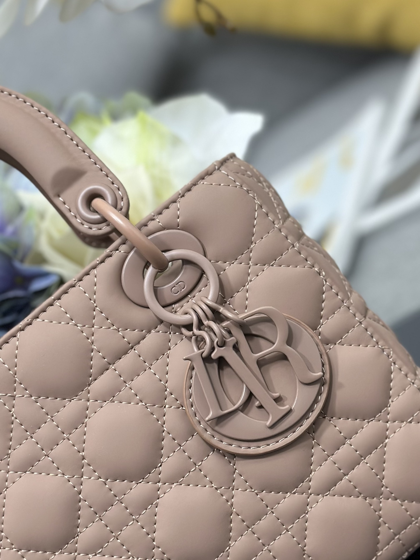 Dior Lady Dior My Four-grid Frosted Badge Lady Dior Bag M0538