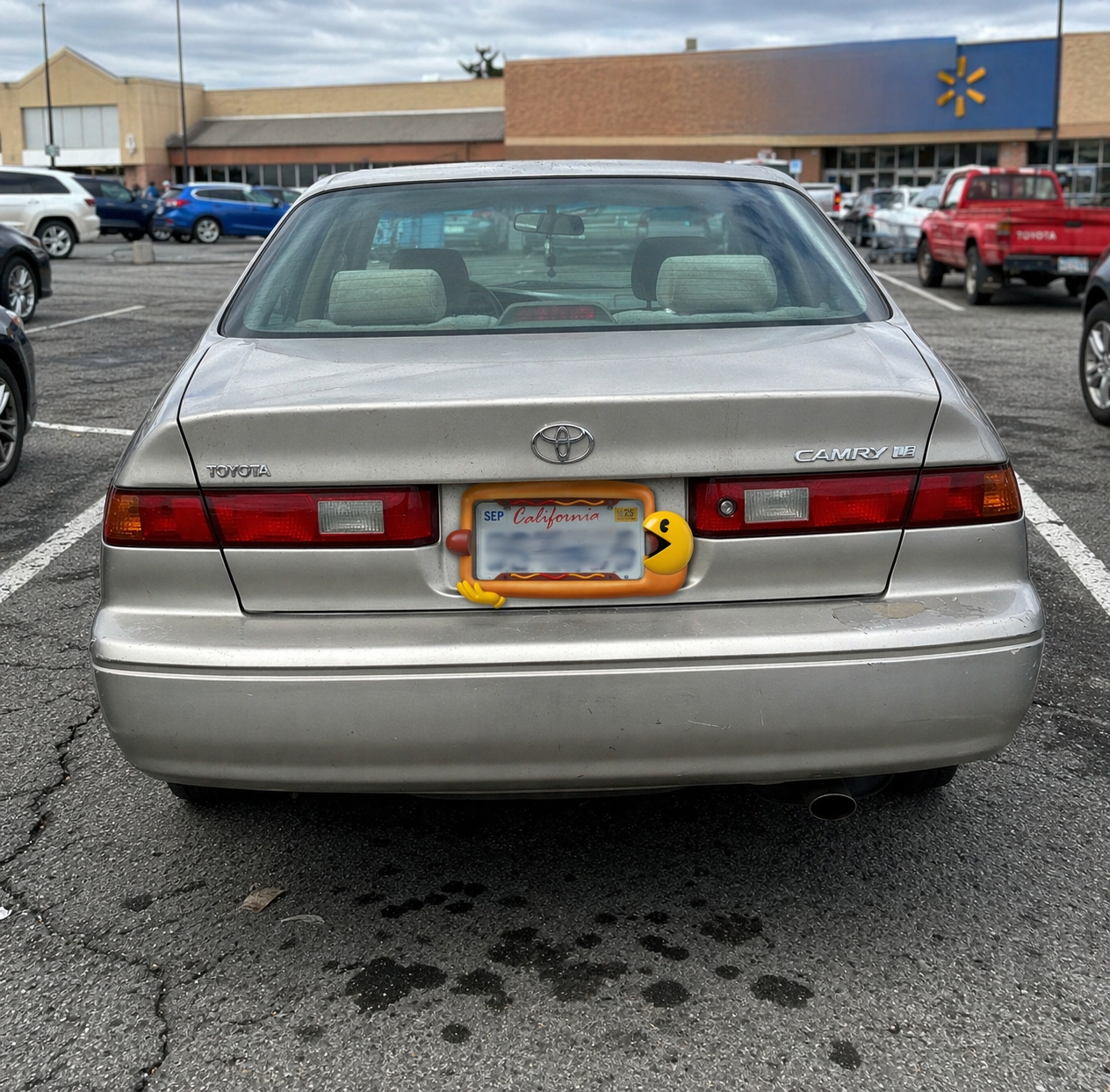 🕹️ Pac-Man Hungry Hot Dog Frame – Level Up Your Ride 🌭