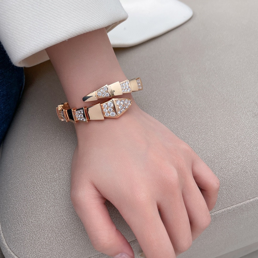Bulgari Bulgari snake-shaped diamond bracelet