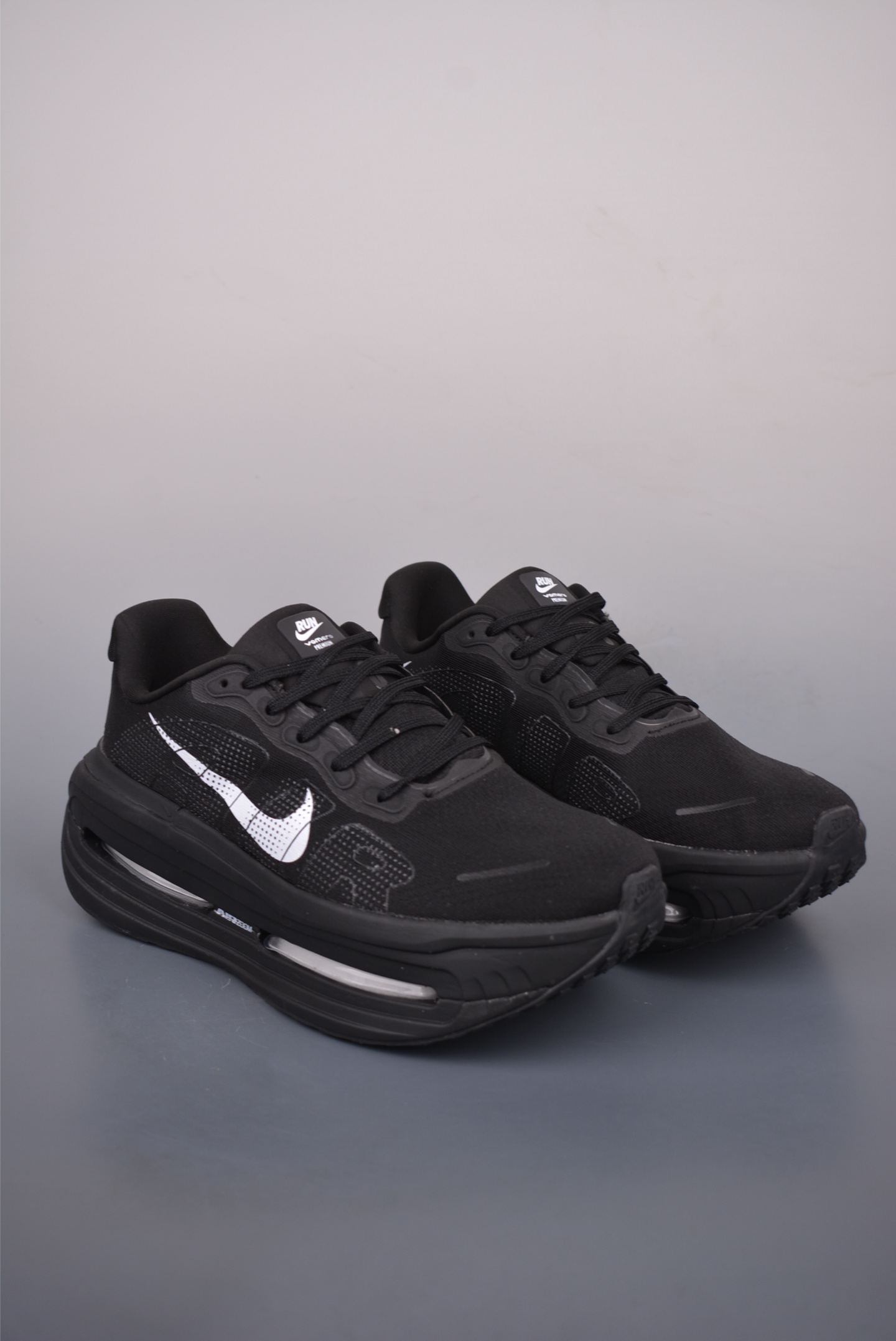 Nike Vomero premium “Black White” HM5973-100