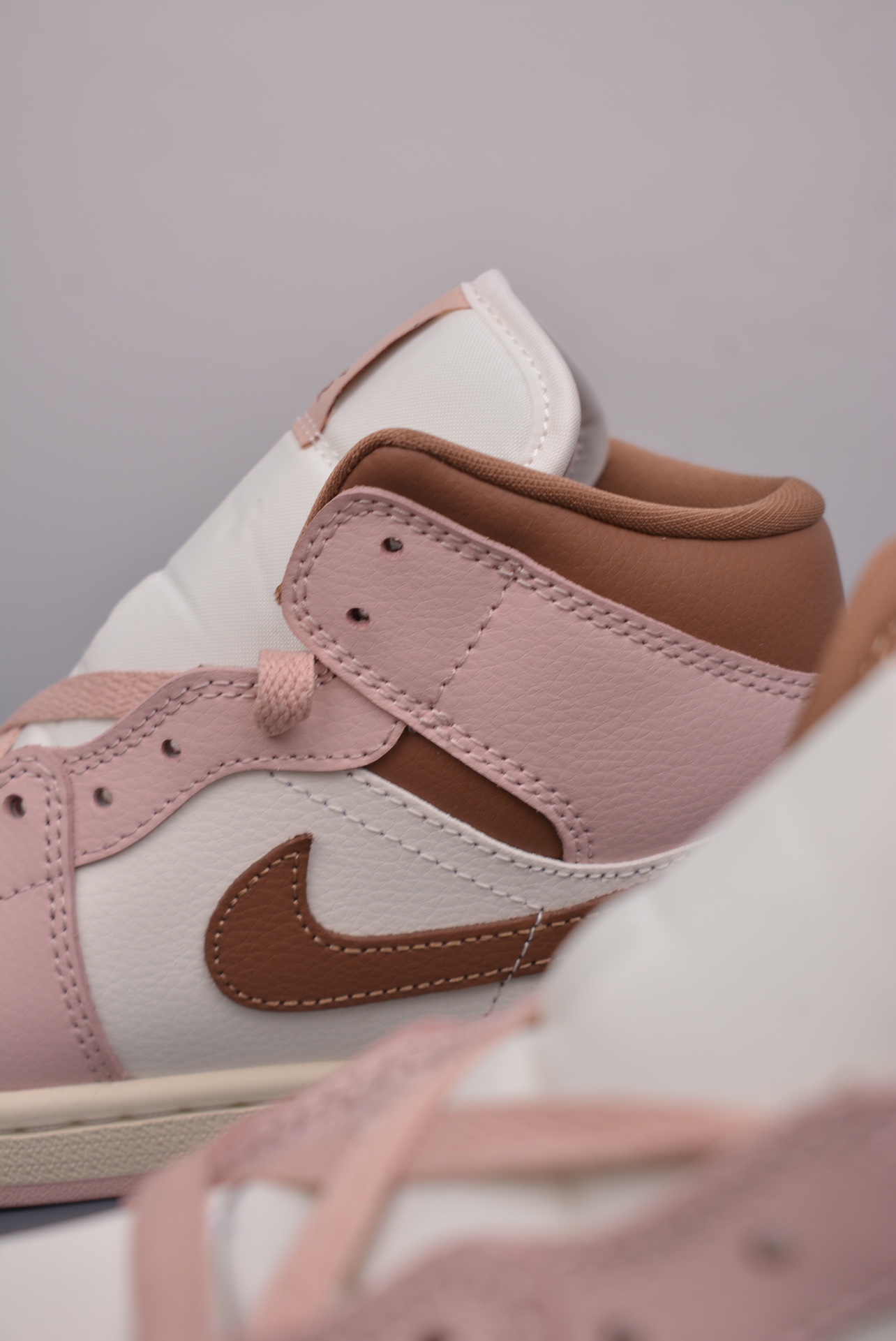 Air Jordan 1 Mid Pink White BQ6472-620