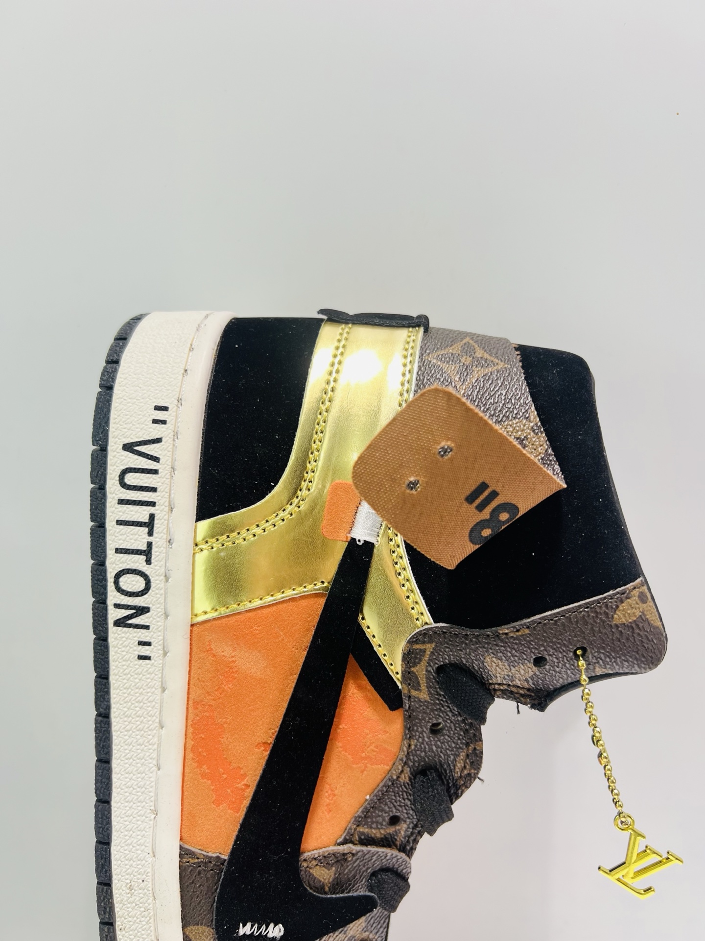 Louis Vuitton x OFF-WHITE x Air Jordan 1 High basketball shoes 554724-555