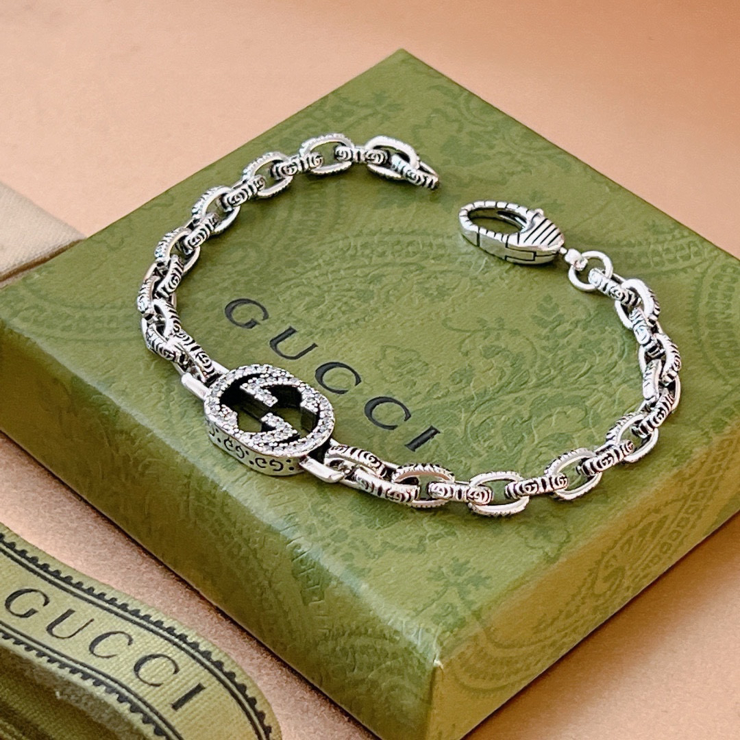 Gucci GG diamond vintage bracelet